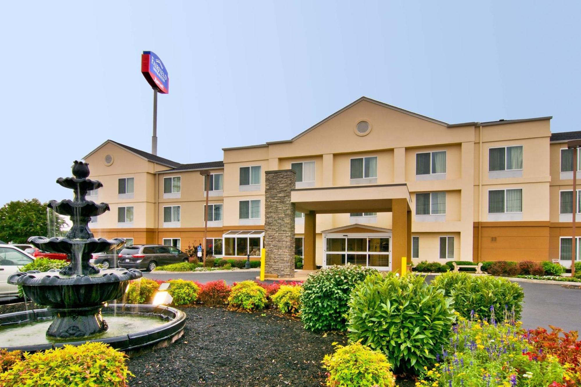 Fairfield Inn & Suites Кларксвилл Экстерьер фото