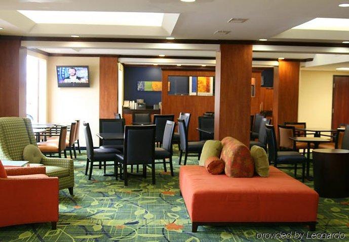 Fairfield Inn & Suites Кларксвилл Экстерьер фото