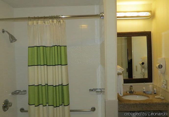 Fairfield Inn & Suites Кларксвилл Экстерьер фото