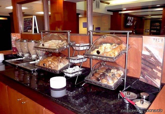 Fairfield Inn & Suites Кларксвилл Экстерьер фото
