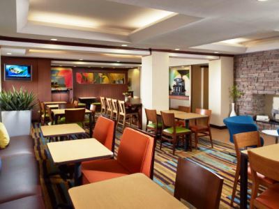 Fairfield Inn & Suites Кларксвилл Экстерьер фото