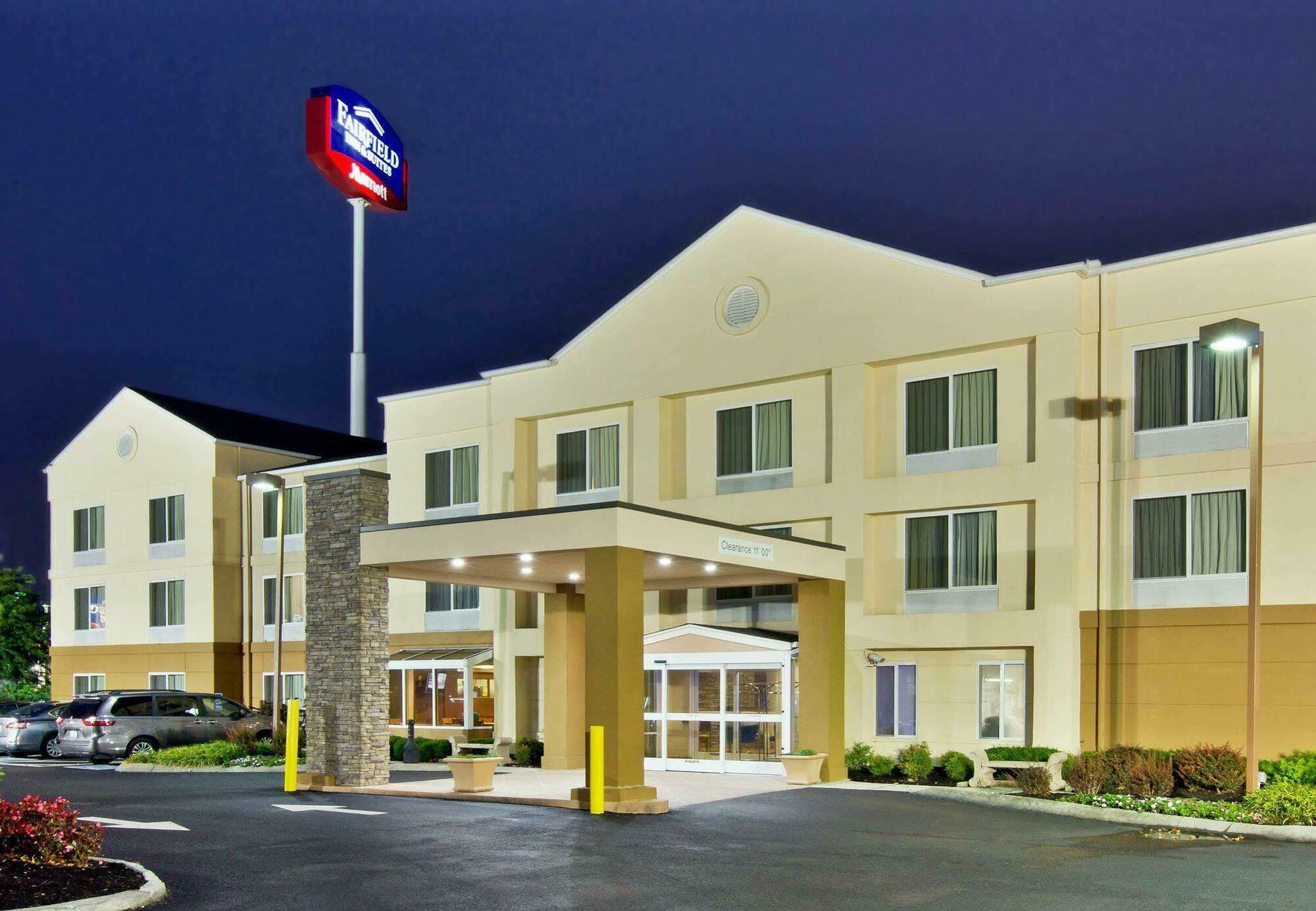 Fairfield Inn & Suites Кларксвилл Экстерьер фото