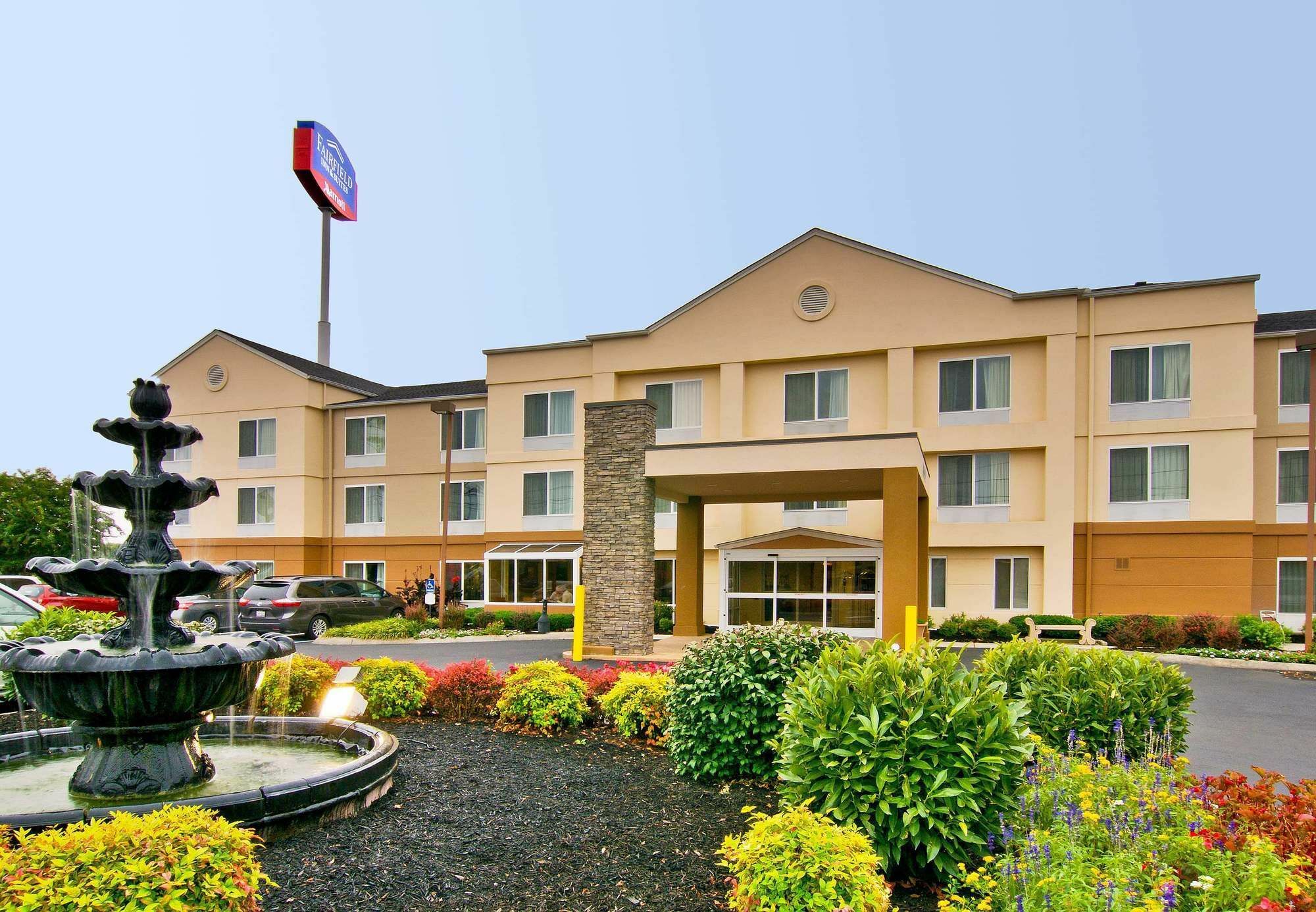 Fairfield Inn & Suites Кларксвилл Экстерьер фото